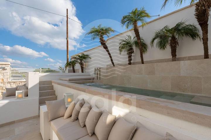 Villa per 8 persone, con panorama e giardino nonché piscina, con animali domestici a Manduria