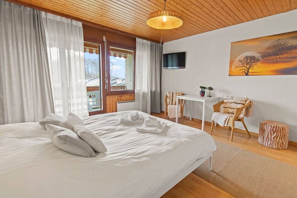 Ganze Wohnung, Charmant studio avec balcon à 5 min du lac in Delley-Portalban, Lake Neuchâtel