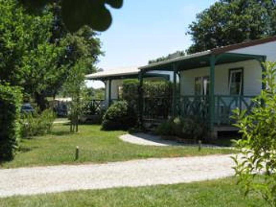 Camping Le Moulin de Rambourg - Chalet 4 personnes in Nesmy, Région de La Roche-sur-Yon