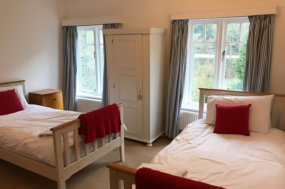 Riversdale Lodge is set in the heart of Symonds Yat overlooking the River Wye. in Symonds Yat, Herefordshire