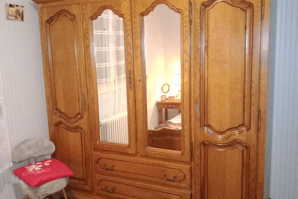 Complete house, parking, garage and garden in Montluçon, Montluçon region