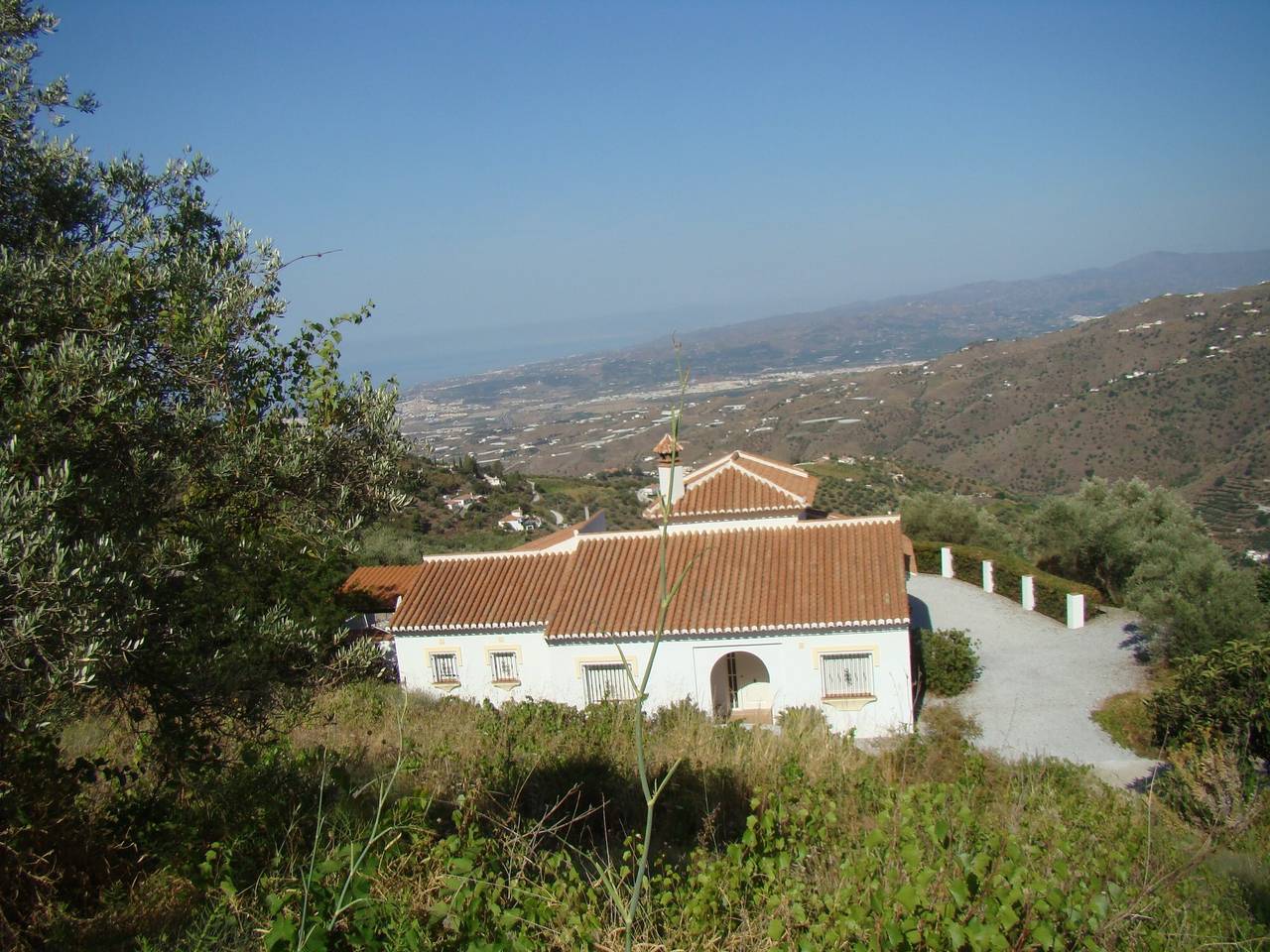 Casa de vacaciones 'Casa Arco Iris' con vistas al mar, piscina privada y aire acondicionado in Sayalonga, Costa del Sol