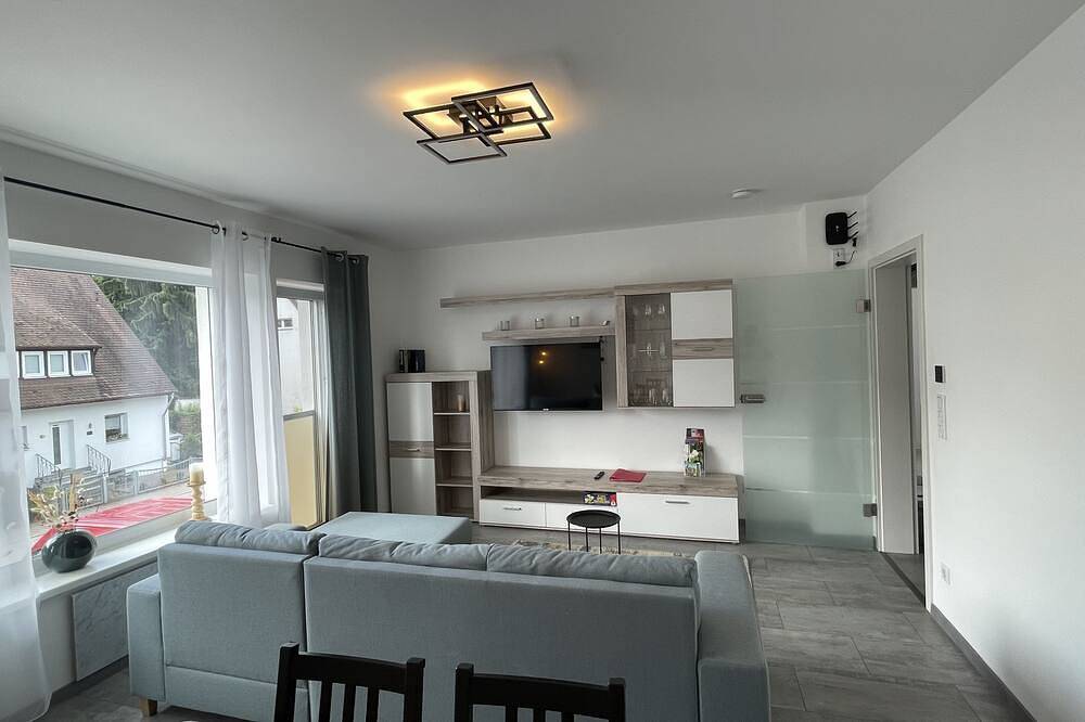 Ganze Wohnung, Ruhige Unterkunft mir bester Lage für Ausflüge nach Nürnberg und Umgebung in Feucht, Frankenalb