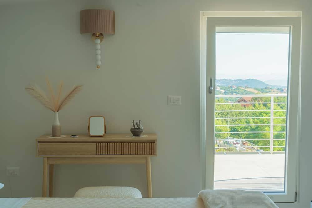 Romantic Villa with Woodland on the Wine Route in Chiusano di San Domenico, Avellino Province