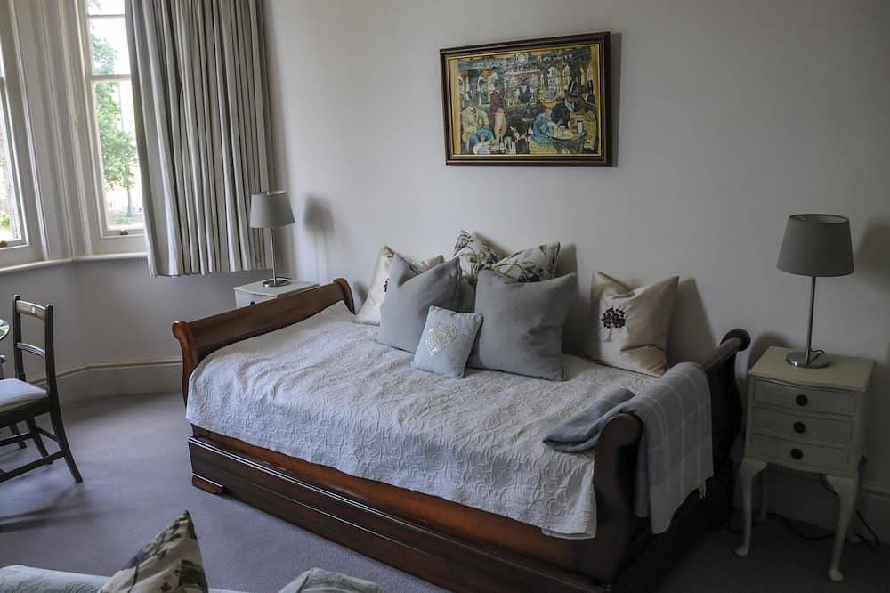 Entire apartment, Saffrons Apartment, Eastbourne in Eastbourne, East Sussex