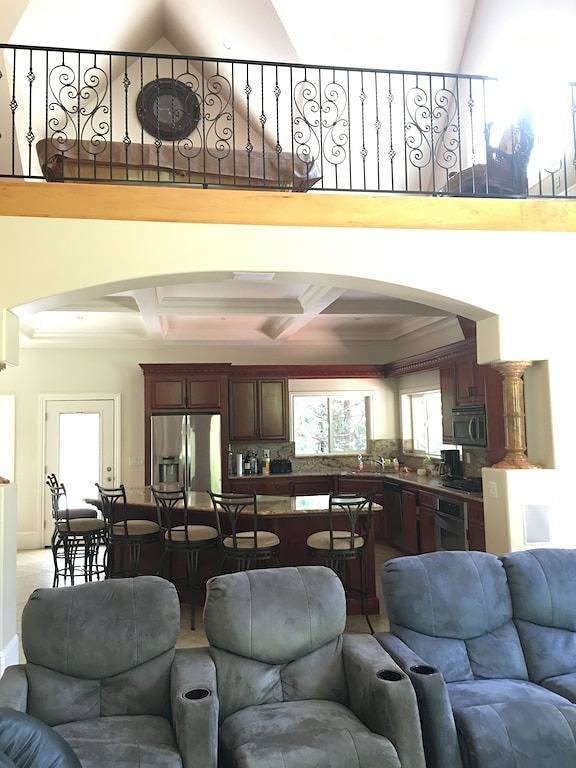 Schöne Custom Home auf 1 Hektar Inground Bbq für Big Game. in Placer County