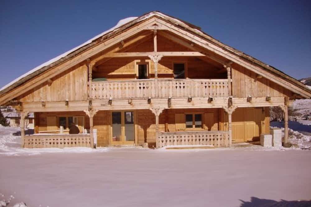 Chalet Carlit pour 13 à 15 personnes in Saint-Pierre-dels-Forcats, Parc naturel régional des Pyrénées catalanes