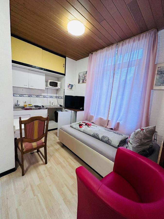 Economy Single Room in Richterich, Aix-la-Chapelle