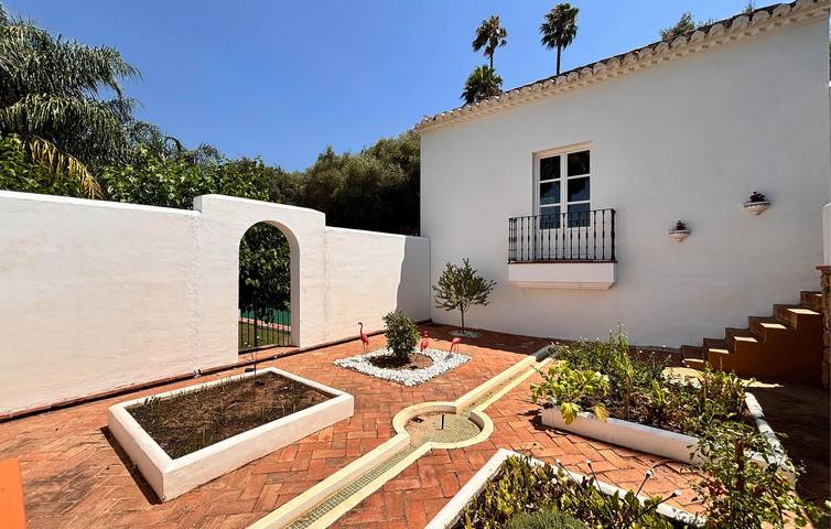 Appartement moderne d'une chambre avec piscine et terrasse près d'El Madronal in Los Arqueros Golf and Country Club, Benahavís