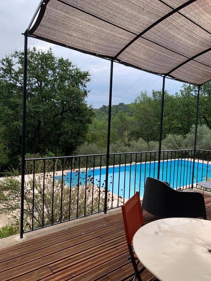 Location de vacances pour 3 personnes, avec piscine et jardin à La Roque-sur-Pernes - 3