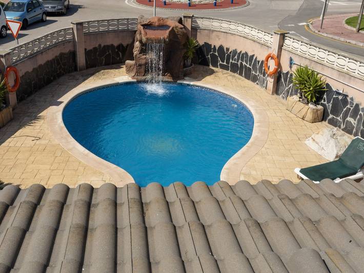 Location de vacances pour 11 personnes, avec jardin ainsi que terrasse et piscine, animaux acceptés à El Vendrell - 4