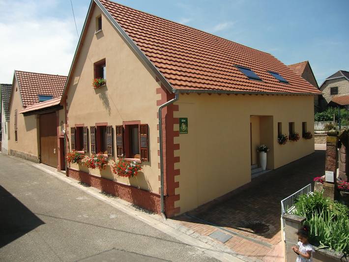 Gîte pour 12 personnes, avec terrasse et jardin à Reutenbourg