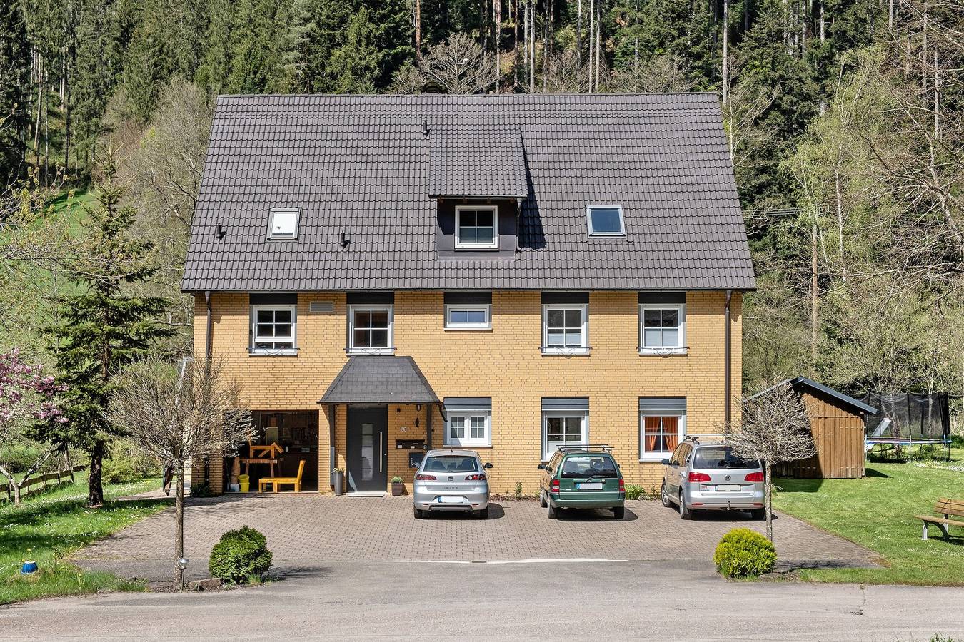Apartamento entero, Apartamento 'Idyllische Am Waldesrand' con terraza privada, jardín compartido y Wi-Fi in Alpirsbach, Selva Negra Central