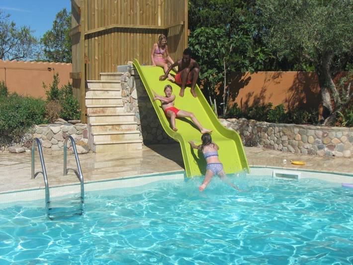Location de vacances pour 14 personnes, avec Balcon et Terrasse ainsi que Jardin et Piscine à Canet (Hérault)