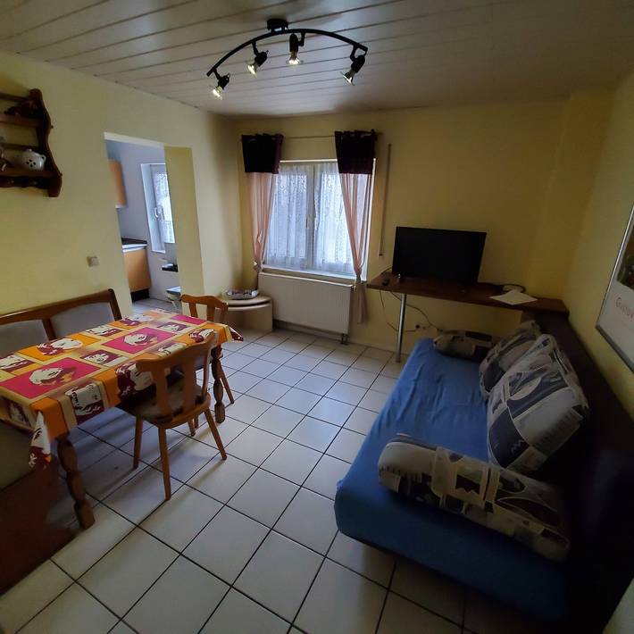 Apartamento vacacional entero, Apartamento de vacaciones para 6 personas con jardín in Usingen, Hochtaunuskreis