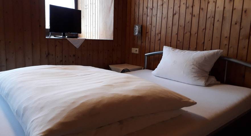Room for 2 people, with garden - 1
