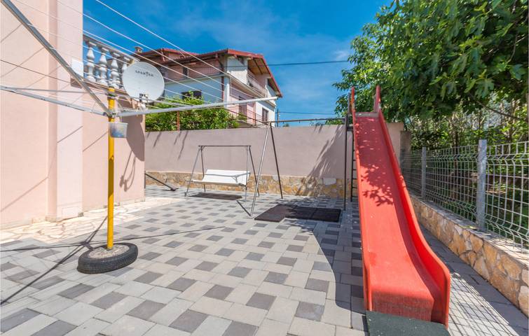 Entire holiday apartment, Charming Kakma Apartment with Pool, Wi-Fi, and Close to City Center in Općina Polača, Zadar