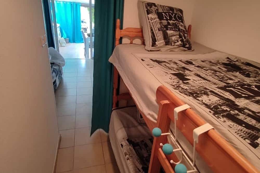 Ganze Wohnung, Superb apartment close to the port and beach. in La Londe-les-Maures, Parc national Port-Cros