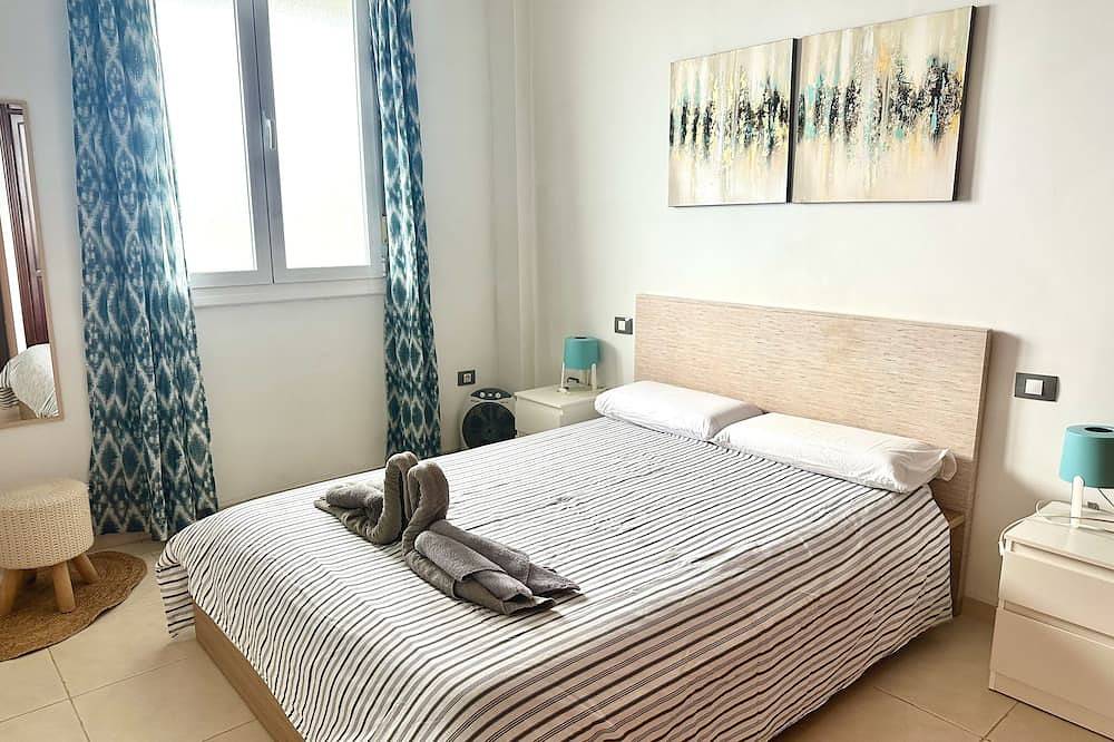 Entire apartment, Pambnb - Chic Seaview Apartment with Gym & Kids Park in Bajamar, San Cristóbal de La Laguna