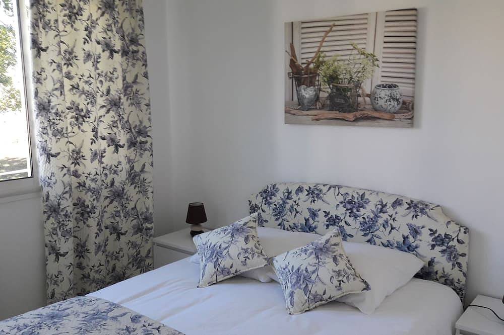 Appartement entier, Appartement indépendant à 5 mn de l'aéroport- 2 chambres- salle de bain-cuisine in Mérignac, Région de Bordeaux