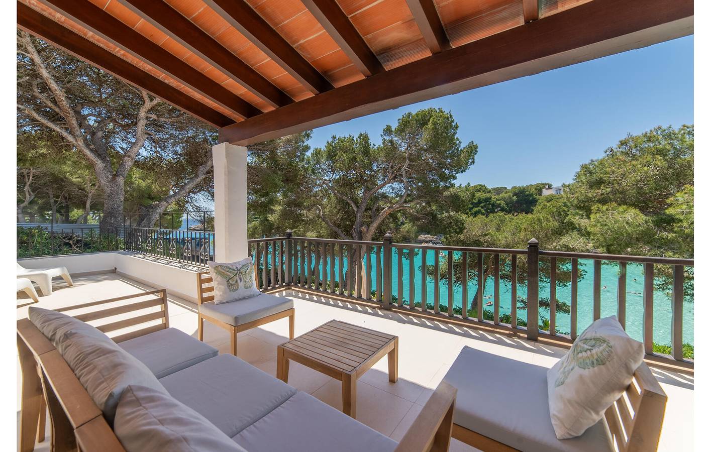 Sea View Apartment with Pool and Terrace, 2km from Cala Mitjana in Cala d'Or, Santanyí