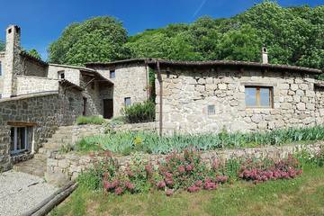Agriturismo pour 14 personnes, avec jardin et terrasse à Saint-Étienne-de-Serre