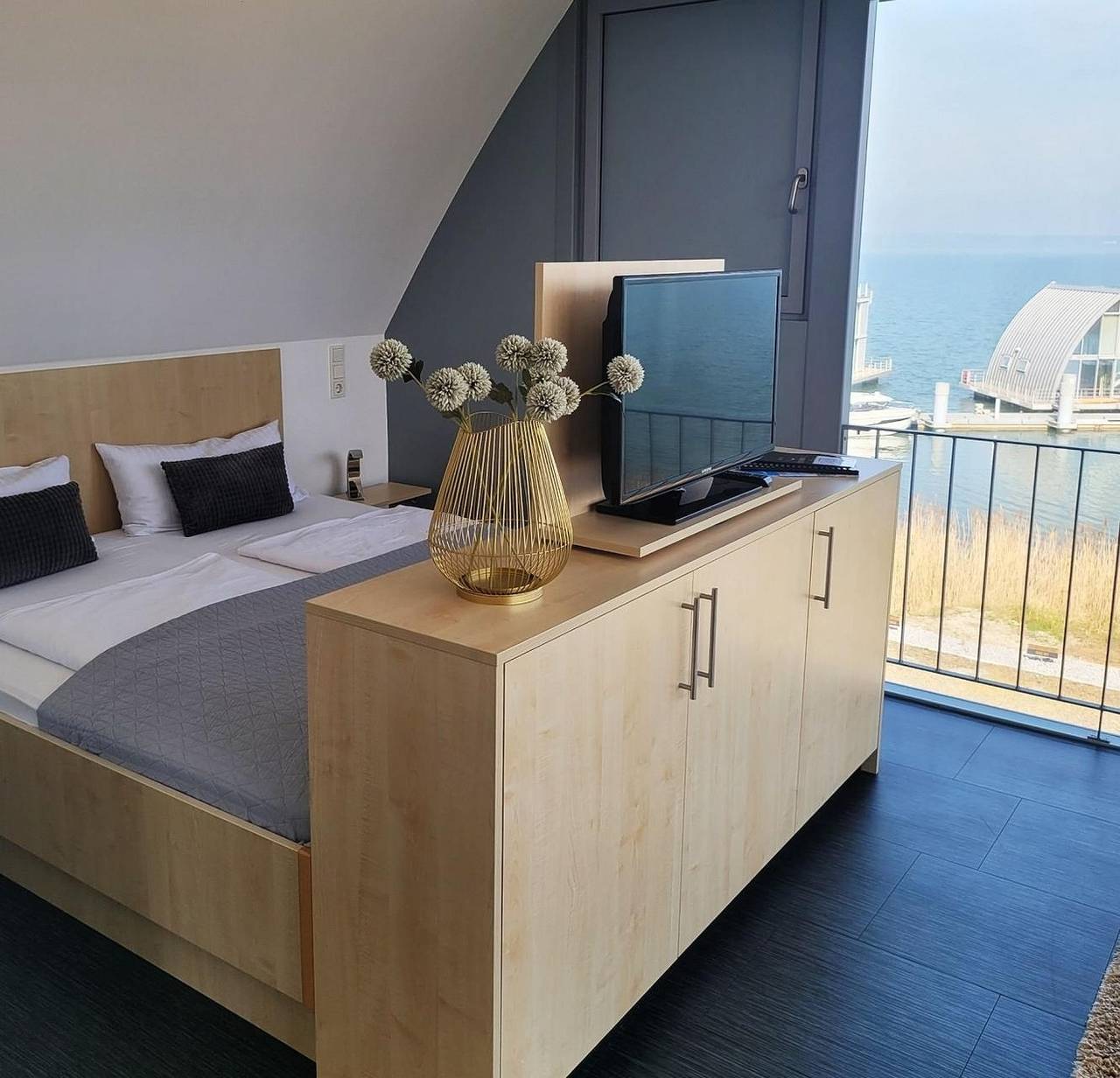 Ganze Ferienwohnung, Appartment Seeblick 8 2. Og Grundbelegung 4 Pers. in Geierswalde, Elsterheide