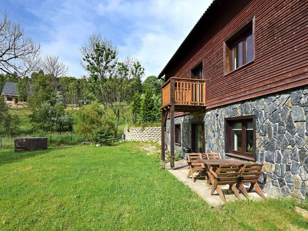 Ganze Wohnung, "Gartenwohnung" in Czarna Góra – Sienna, Sudeten (Polen)