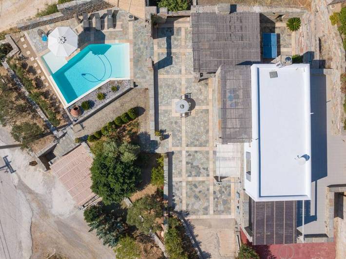 Location de vacances pour 8 personnes, avec piscine et jardin, adapté aux familles dans Kea - 4