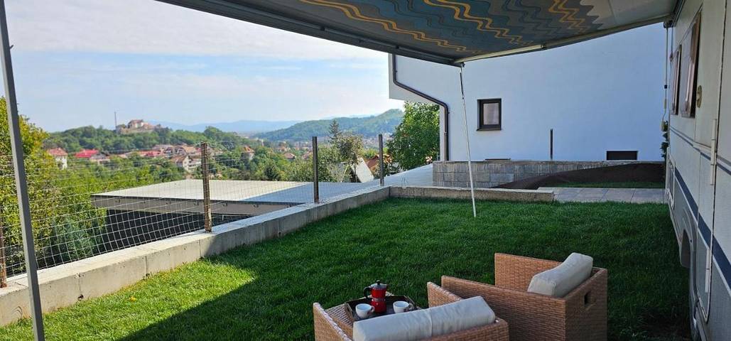 Location de vacances pour 2 personnes, avec sauna et terrasse ainsi que vue et jardin dans Poiana Brasov - Brasov - 3