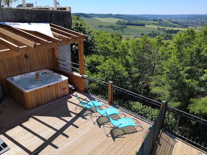 Gîte pour 14 personnes, avec jacuzzi ainsi que piscine et terrasse - 1