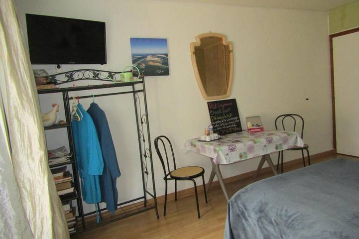 Gîte pour 2 personnes, avec vue ainsi que piscine et jardin à Calmont - 3