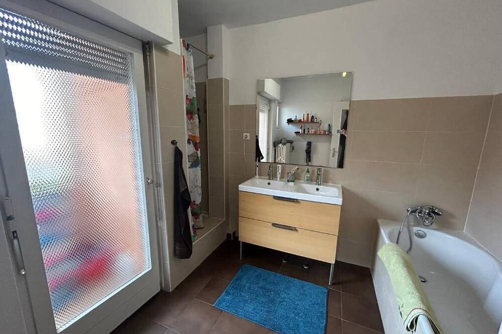 Entire apartment, \"Spacious, cosy and bright apartment in Bischheim, near Strasbourg\" in Bischheim, Strasbourg region
