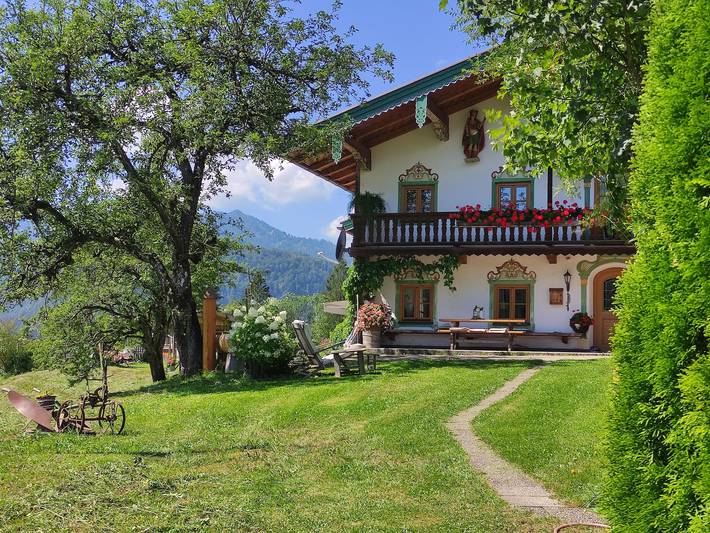 Ferienwohnung für 4 Personen, mit Balkon und Terrasse sowie Garten im Chiemgau