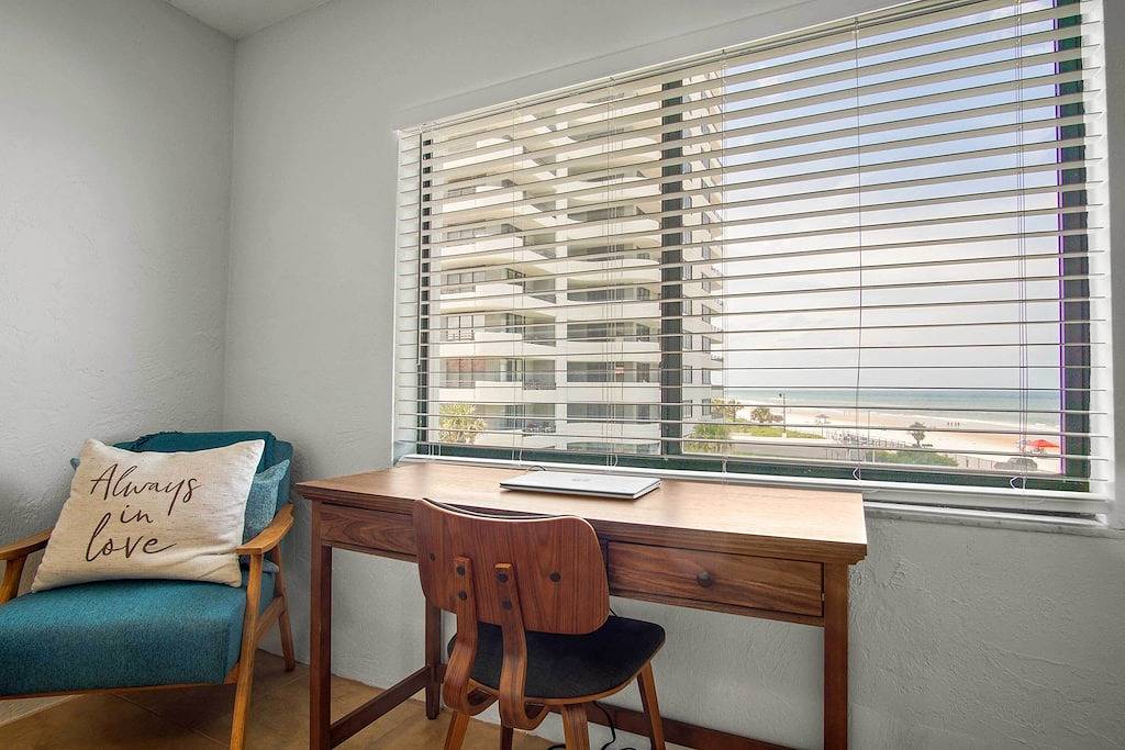 Ganze Wohnung, Oceanfront Daytona Beach Condo w/ Beach Views! in Daytona Beach, Florida