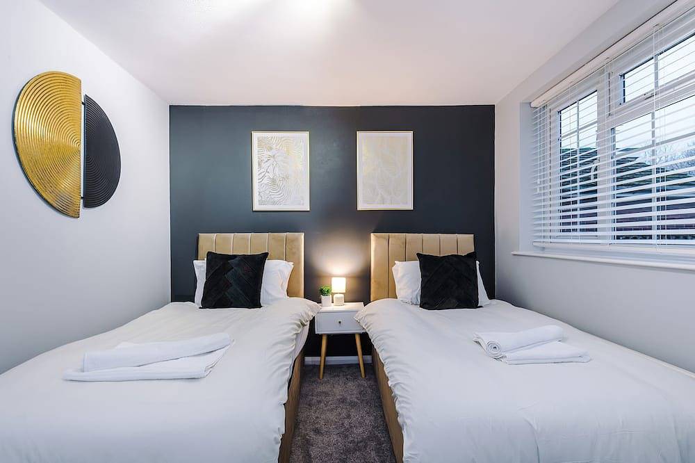 Stockport | Parking | Sleeps 5 in Stockport, Greater Manchester