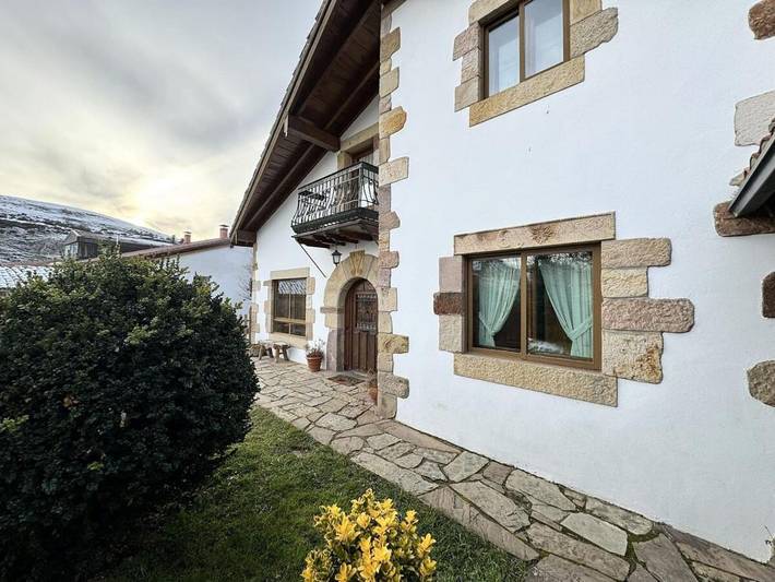 Casa rural para 10 personas, con balcón y piscina, Se admiten mascotas en Hermandad de Campoo de Suso - 2