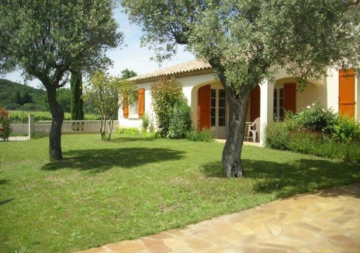 Location de vacances pour 2 personnes, avec vue ainsi que jardin et piscine à Lézignan-la-Cèbe - 2