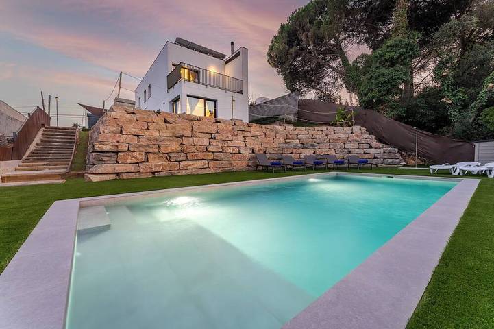 Casa rural para 8 personas, con balcón y jardín - 1