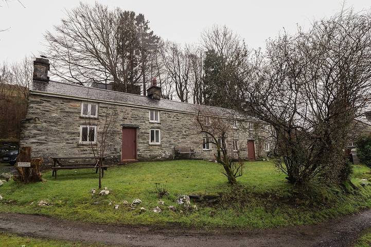Holiday rental for 4 people, with garden in Penmachno
