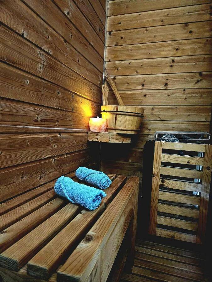 Ferienwohnung für 2 Personen, mit Seeblick und Ausblick sowie Garten und Sauna - 1