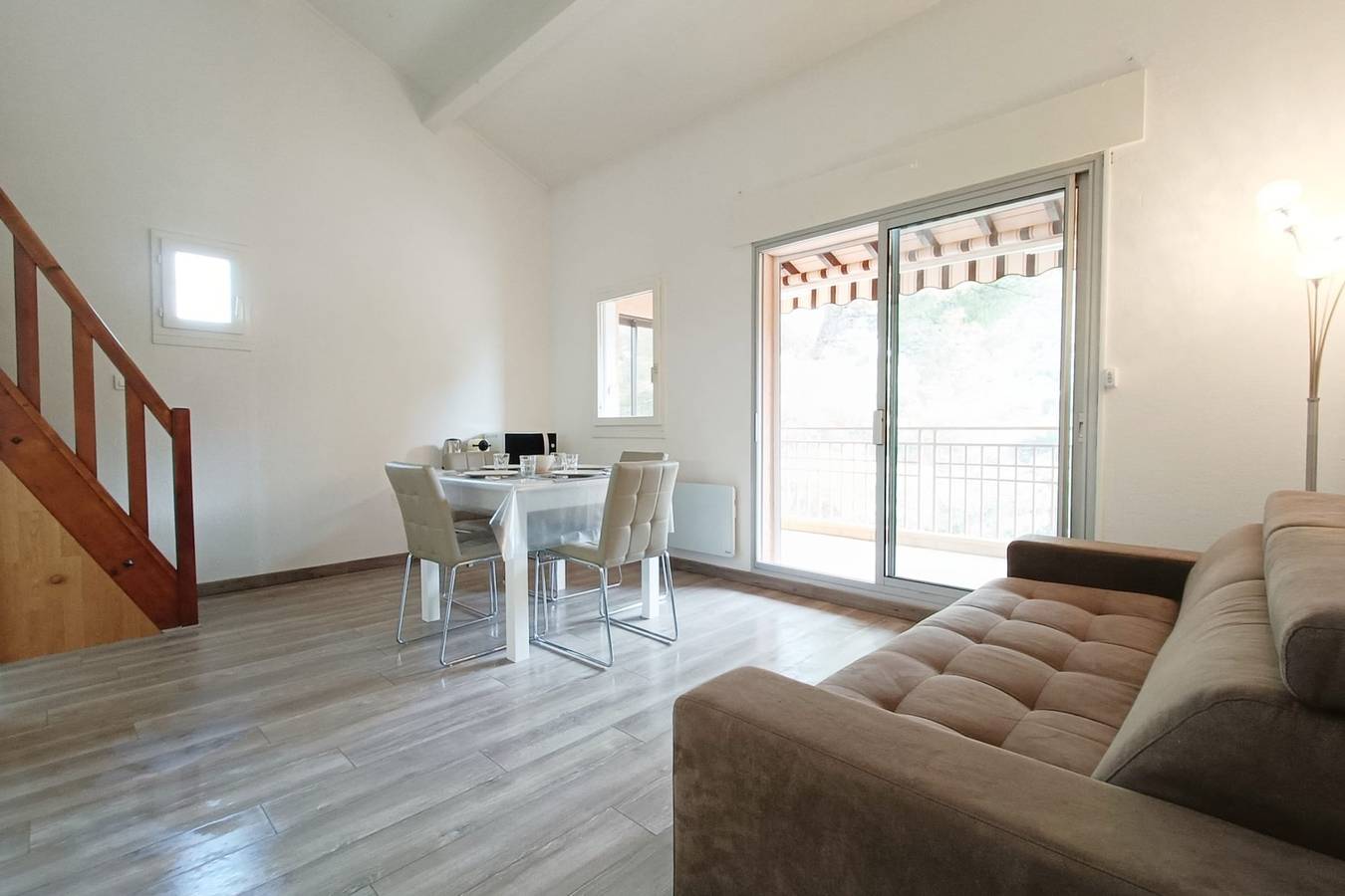 Appartement entier, Appartement vue mer 50 mètres de la plage in Bandol, Région de Toulon
