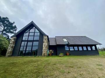 Gîte pour 8 personnes, avec jardin à Taulé