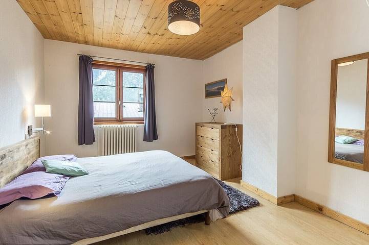 Gîte pour 11 personnes, avec jardin et balcon, animaux acceptés à Sollières-Sardières - 2