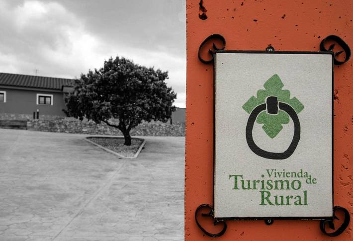 Casa de vacaciones para 10 personas, con jardín además de piscina y vistas en Comarca de Teruel - 3