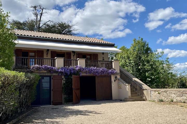 Location de vacances pour 6 personnes, avec jardin à Cenves