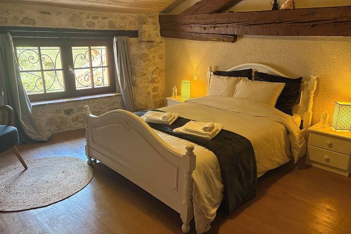 Location de vacances pour 11 personnes, avec jardin et piscine, animaux acceptés à Pont-du-Casse - 2