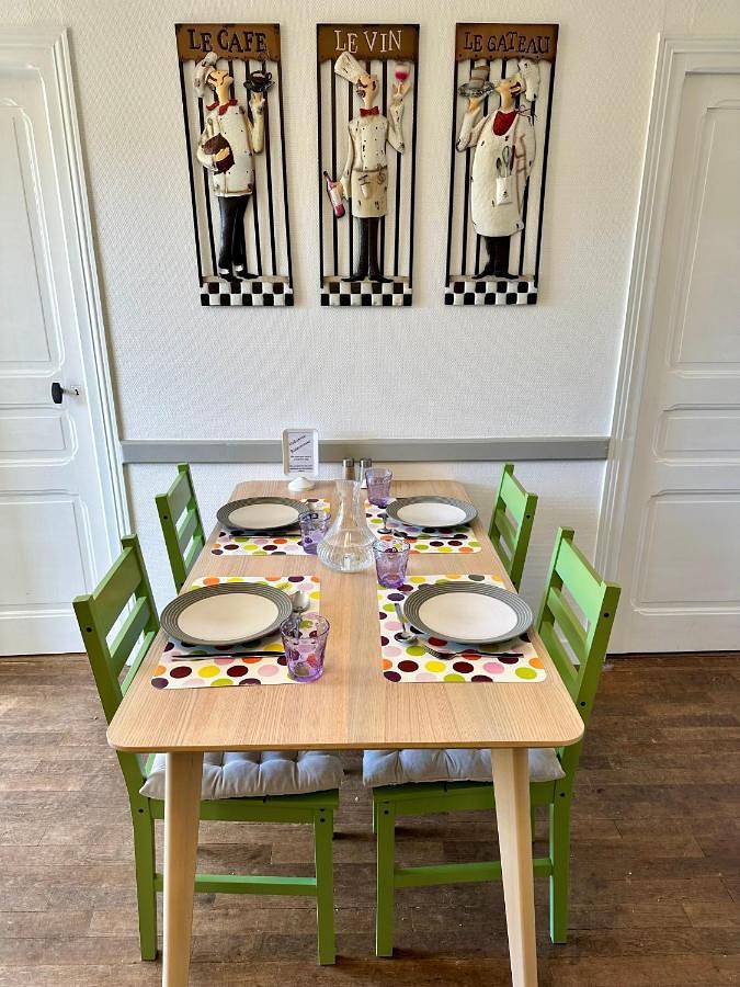 Location de vacances pour 6 personnes, avec vue et jardin à Hercé - 4