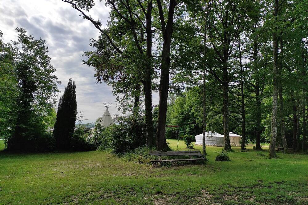 Wigwam les Étoiles Pour Toile de Fond in Éclaron, Éclaron-Braucourt-Sainte-Livière