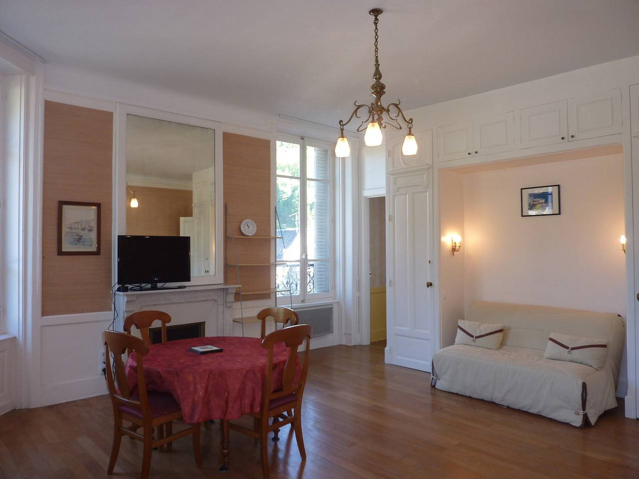 Entire apartment, Central T2 Apartment - Wifi - Sleeps 5 in Mont-Dore, Volcans d'Auvergne Regional Nature Park